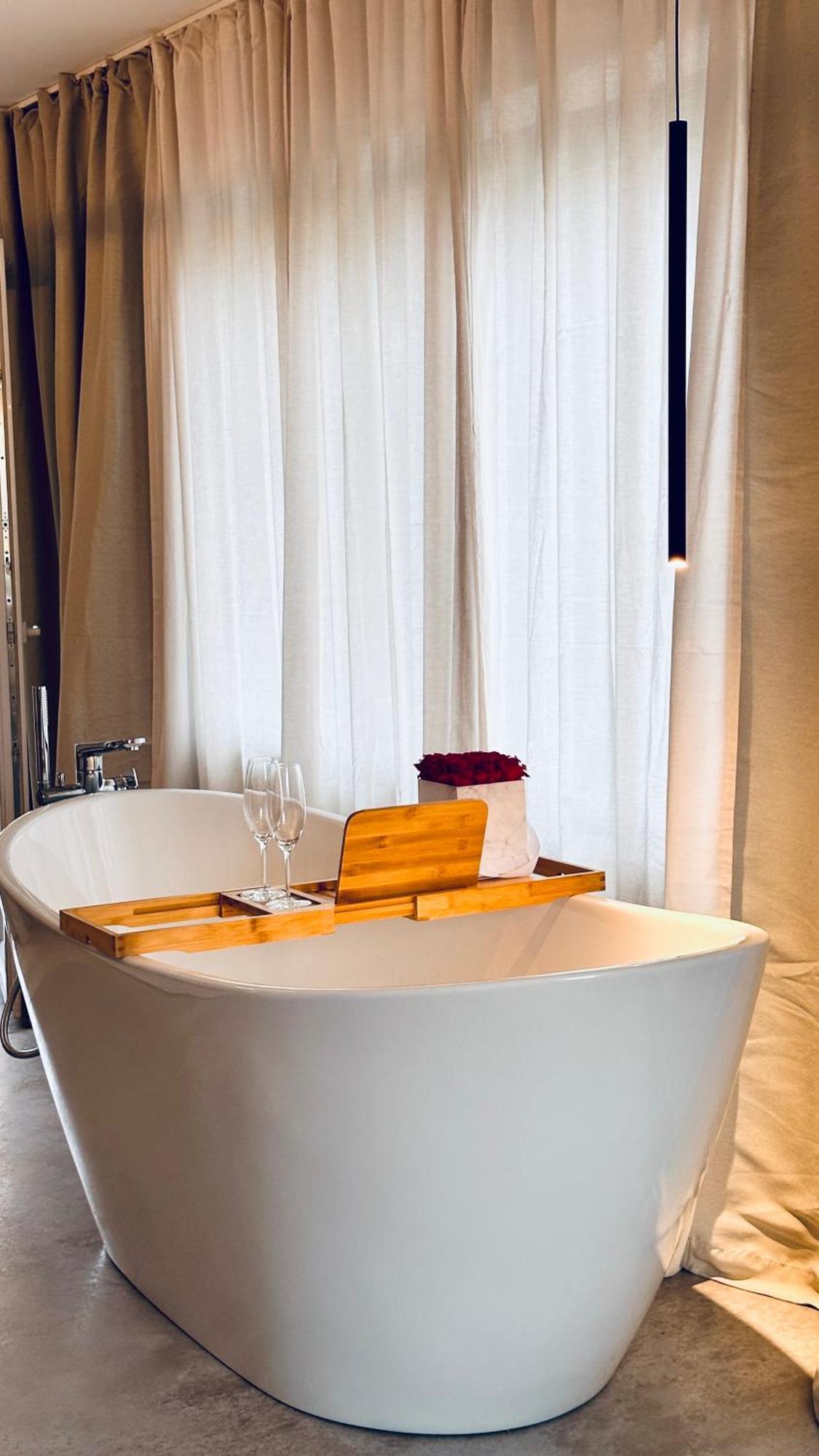 Leonardo Wuerzburg I Freistehende Badwanne Apartment Luaran gambar